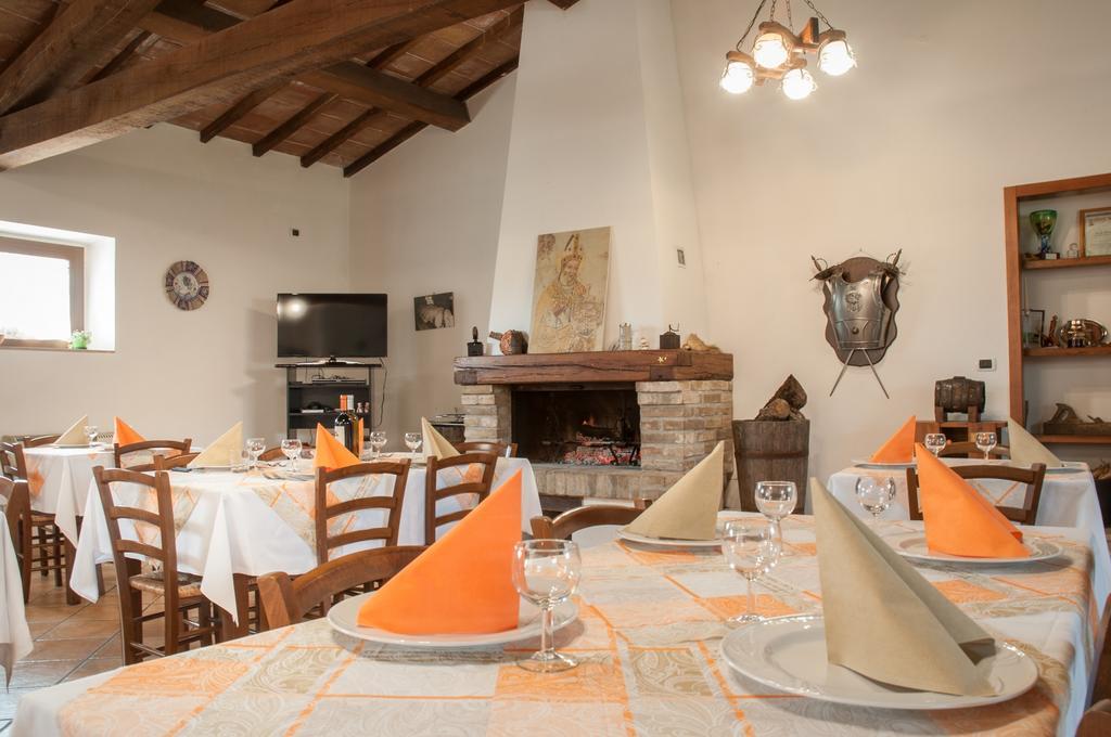 Agriturismo Casella Del Piano Губбио Экстерьер фото